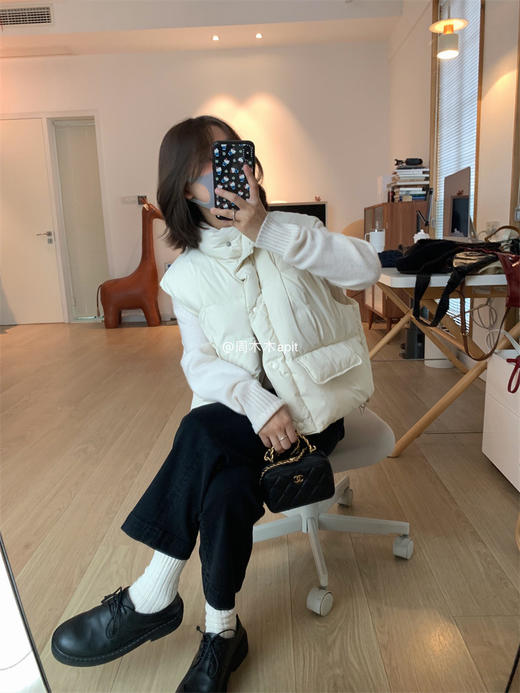 老米优品🎈3-5天。自留款！把喜欢的穿身上~《90白鸭绒 ☀下摆收褶蓬松温暖羽绒马甲》巨好穿的韩系版型，百搭有范，品质nice~ WT241012A 商品图6