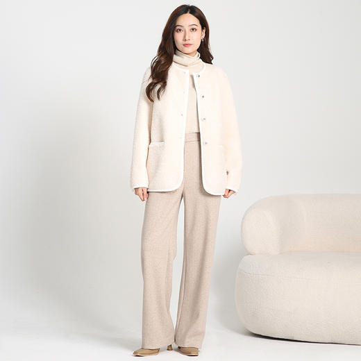 EITIE爱特爱时尚保暖毛绒羊剪毛大口袋气质圆领短外套冬新款D2403415 商品图1