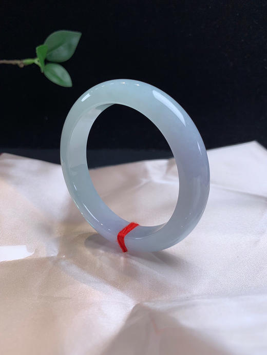 611385，54.7淡春彩正圈手镯，12.7-8mm，一截浅浅的蓝底，一截淡紫 商品图2