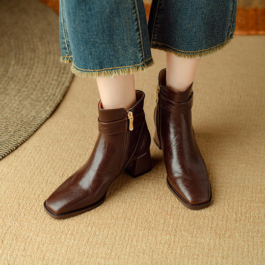 OLD-K1167欧美时尚2024年秋冬季新款方头粗跟高跟短靴女侧拉链皮带扣女靴子 商品图2