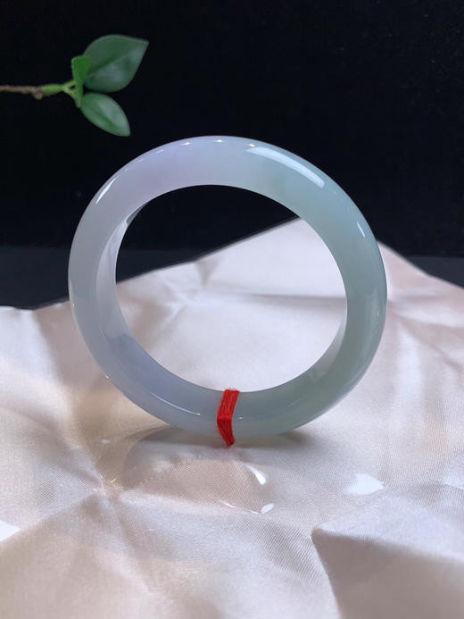 611385，54.7淡春彩正圈手镯，12.7-8mm，一截浅浅的蓝底，一截淡紫 商品图4