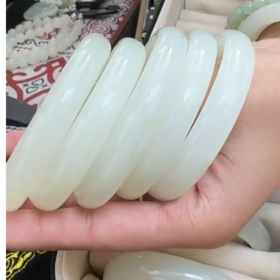 和田玉宽条手镯