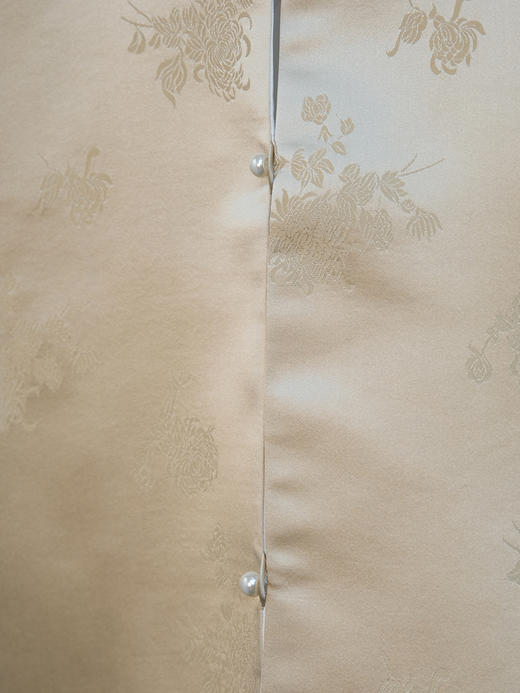 盛唐牡丹| 凝脂色花锦缎菊花纹马甲 商品图5
