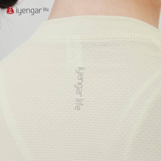 艾扬格life C1154简约长袖女款瑜伽T恤 秋冬运动瑜伽T恤  商品图5