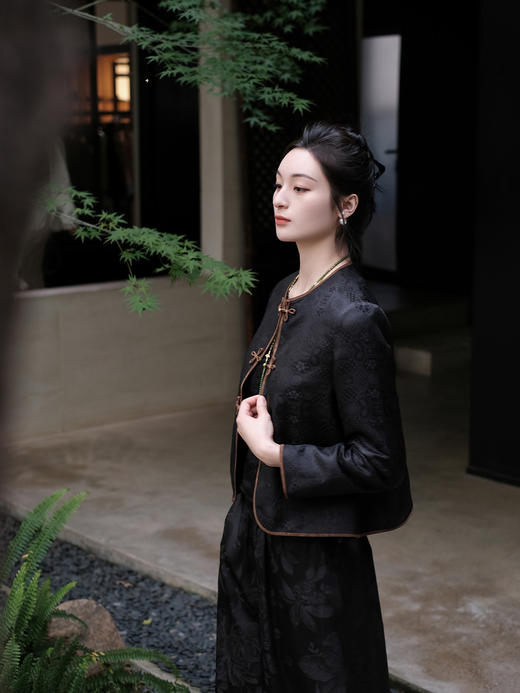 盛唐牡丹| 三经绞罗底香云纱对襟外套 商品图3