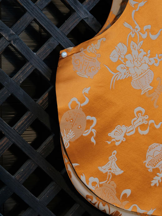 盛唐牡丹| 橙色吉祥八宝花蕾缎马甲 商品图4