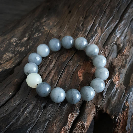 【天然正品】天然无杂裂约11.8MM新疆青花料圆珠和田玉手串16CM（弹力绳）中性现售价：980！特价190824NJ07 商品图3