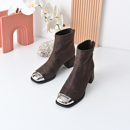 经典鲨2024年冬季新款时尚方头后拉链气质高粗跟加绒保暖显瘦短靴女KW359-D58021 商品图2