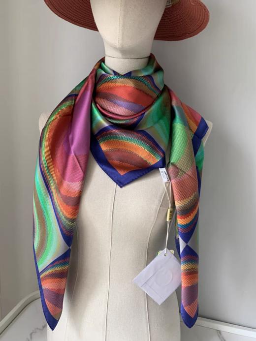 喜得宝经典传承数码分形大方巾 商品图2