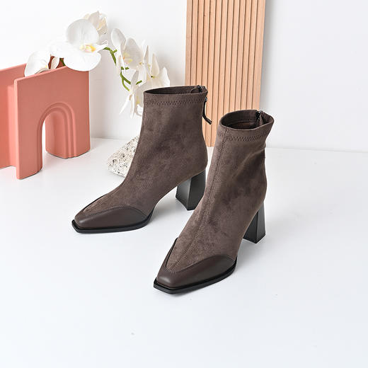 经典鲨2024年冬季新款气质小方头优雅迷人高粗跟时尚短靴女KW89-D58161 商品图3