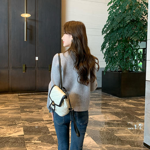 奢姿2025年秋季新款大码女装蝴蝶结休闲上衣胖妹妹减龄圆领针织衫9843690176 商品图3