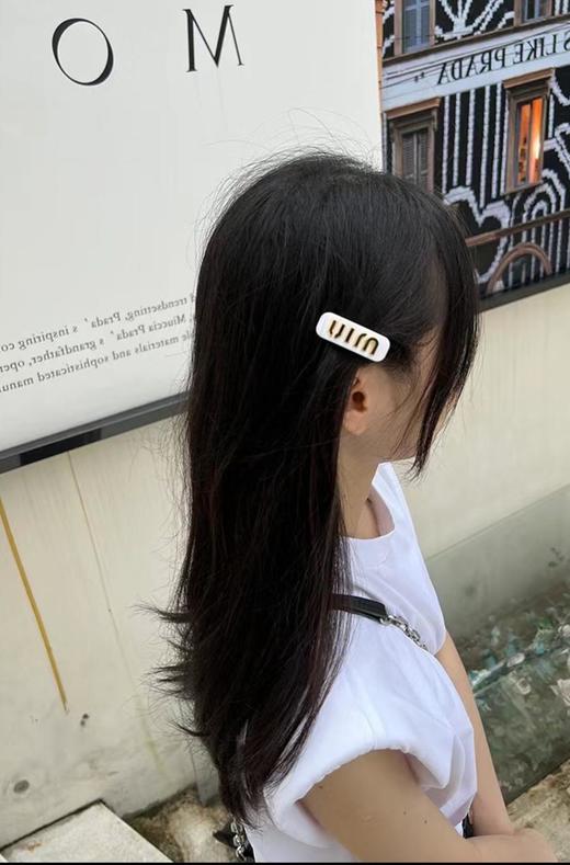 缪缪张元英同款MIU字母水晶树脂玻璃对夹侧边夹发夹（XTY） 商品图3