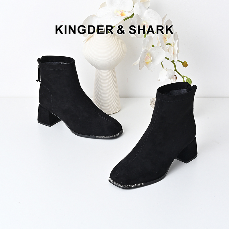 经典鲨2024年冬季新款时尚百搭黑色方头气质中粗跟加绒瘦瘦靴女KW359-D58011