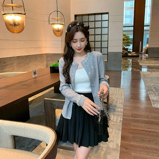 奢姿2024年秋季新款大码女装圆领休闲上衣胖妹妹减龄钉珠穿搭套装9843353570 商品图1