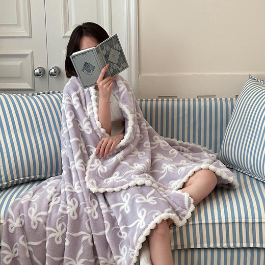 自然醒兔毛雕花绒毯秋冬季新款ins韩系绒毯牛奶绒盖毯毛毯午睡毯沙发毯公主风毯子MT 商品图12