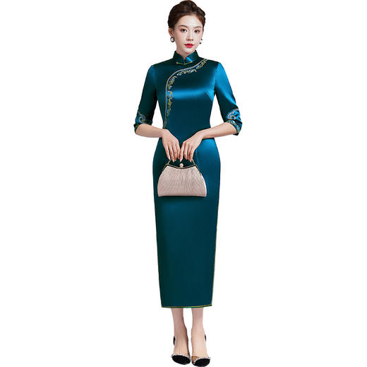 刺绣裙子喜婆婆婚宴高端旗袍，妈妈中长款结婚礼服LHS-A11 商品图4