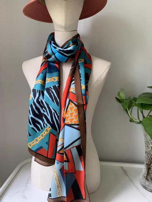 喜得宝丝巾 杭州丝绸100%桑蚕丝 1865炫彩数码印花长巾 商品图4