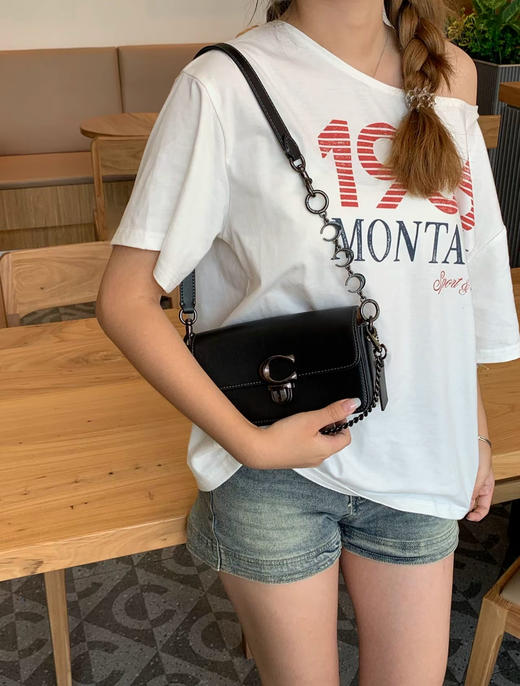 COACH蔻驰 Studio 20 Baguette 纯色C字推钮翻盖开合 牛皮革 手提斜挎单肩包 小号 女款 黑色（CB） 商品图5