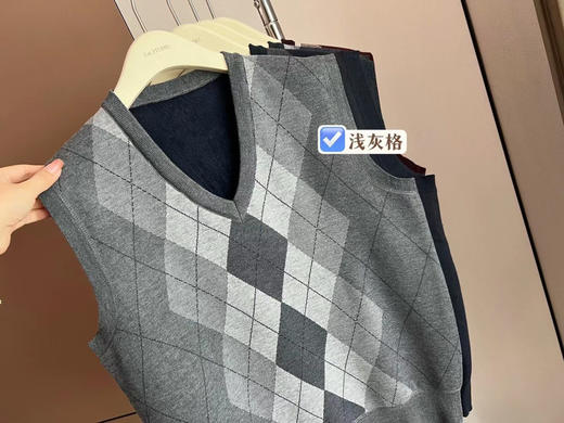 优选丨重磅推荐❗【雅戈尔同款爸爸马甲】加绒加厚💕品质超好，保暖又贴心😱超舒服面料，外层是高密度针织，手感柔软舒适，真的超舒服！ 商品图4