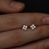 【JEWELLERY  18K镀金四叶草耳钉】5MM一只，礼盒包装。18K镀金/18K银镀金，经典四叶草耳钉，百搭不挑人，点缀秋冬搭配氛围感！ 商品缩略图2