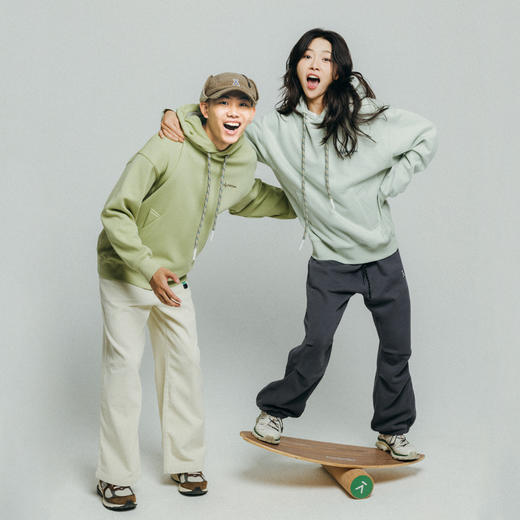 【品牌直发】ACMEITEM爱棵米 户外情侣连帽卫衣抓绒宽松柔软运动上衣男女多色GAF3310806G 商品图2