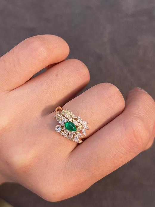 18k金镶嵌潘杰希尔木作绿祖母绿戒指 0.45克拉 商品图4