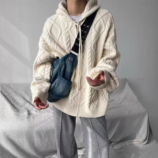 【韩系慵懒风，春秋百搭款】慵懒男孩必备，春秋季新款百搭宽松针织衫毛衣，连帽设计，休闲随性，尽显韩系慵懒风。 商品图1