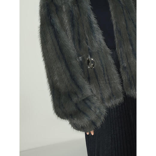 COCOBELLA高奢仿蓝狐丰盈环保皮草外套冬定制腰带大衣FU3023 商品图3