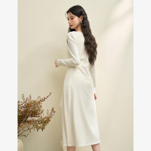 法式浪漫钩花蕾丝纹理磨毛长袖连衣裙女早春针织裙V4243201 商品图4