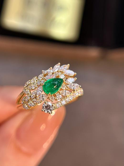 18k金镶嵌潘杰希尔木作绿祖母绿戒指 0.45克拉 商品图2