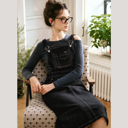 
OLrain欧芮儿黑色背带连衣裙女秋季2024年新款复古百搭直筒牛仔裙 商品图3