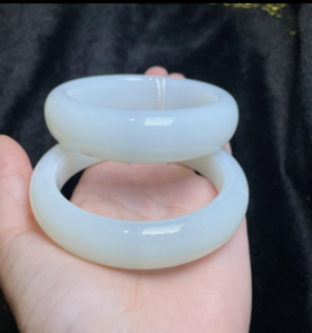 玉美人菲菲HZ^羊脂玉和田玉宽条手镯-多样性发一