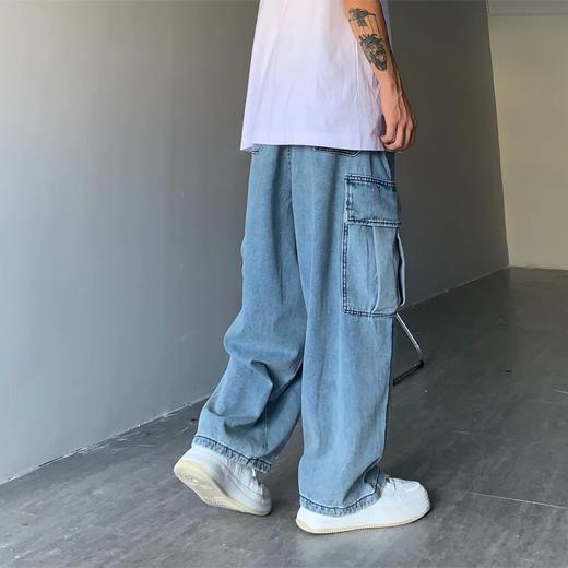 【垂感舒适 自由品味！】走过街头，青年潮流；大口袋装宝贝，随身玩物不输茅盾。穿上宽松工装牛仔裤，复古水洗味道诱人入胃。男女适用，休闲百搭，今夏热卖！ 商品图2