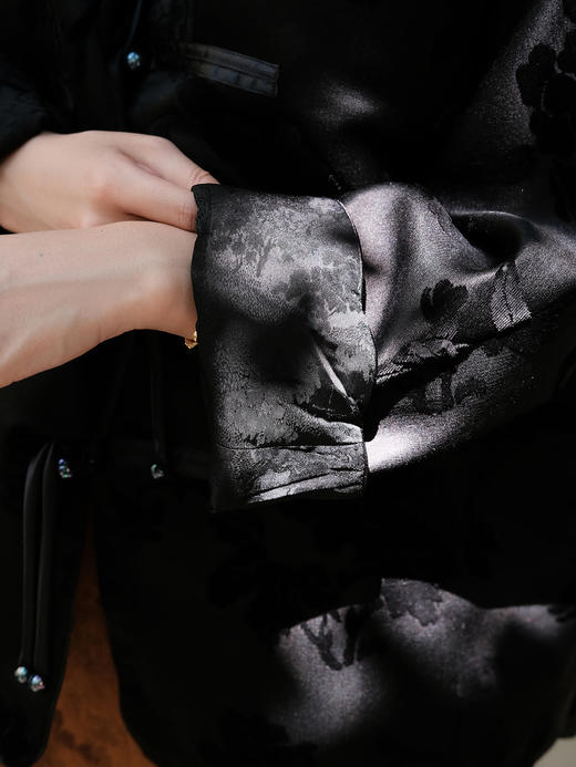 盛唐牡丹| 黑色漳绒富贵牡丹外套 商品图3