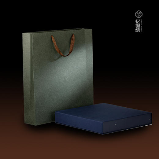 蜀绣单面绣挂屏-锦鲤逐花荫 商品图4