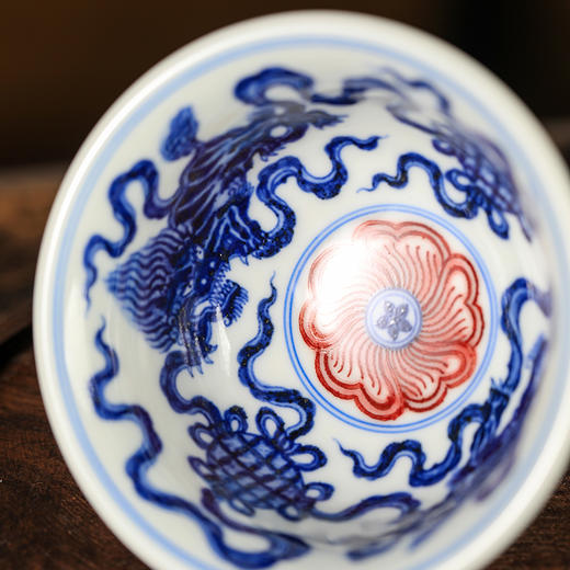 永明尚玩内壁双狮缠枝陶瓷压手杯 商品图5