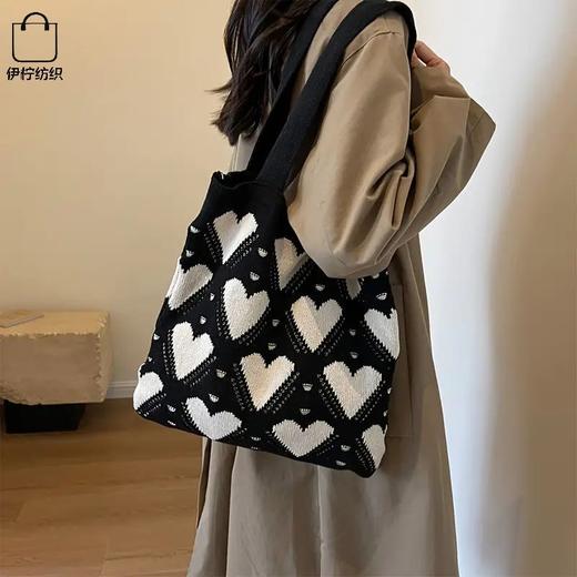 【轻甜手工编织，婉转爱心图案，感受心曼自然】新款ins包包针织包 爱心图案包编织包大容量托特包-QQ 商品图0