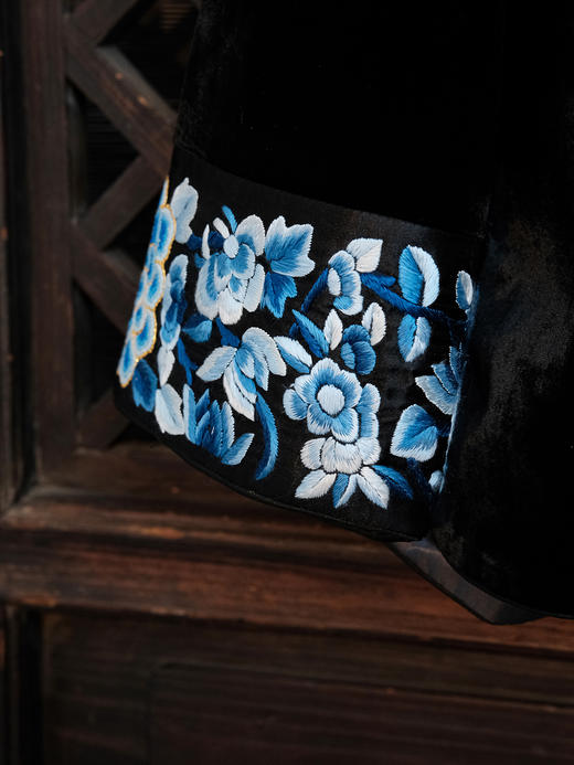 盛唐牡丹| 三蓝打籽绣丝绒双面穿外套 商品图5