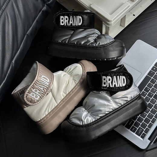 【特价29元】撞色厚底休闲女款高帮棉鞋保暖魔术贴外穿加绒【WG24130】 商品图0