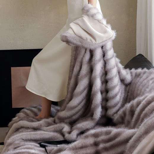自然醒龙猫貂绒毛毯ins轻奢风环保兔绒毯子可机洗秋冬保暖沙发休闲膝盖盖毯MT 商品图10