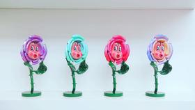 塑料花和他的珍珠泪