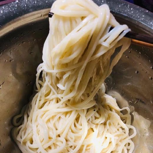 新疆塔城储绿小麦面粉【精制粉】~爱吃各种面食的一定试试新疆面粉，无任何添加剂，更没有漂白粉面，小麦的原色，纯天然，放心吃！ 商品图8