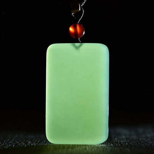 【经典】天然晴水和田玉平安无事牌吊坠 商品图3