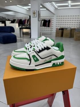 驴家 Trainer绿柳钉球鞋 时尚界当红炸子鸡