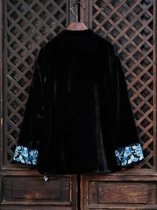 盛唐牡丹| 三蓝打籽绣丝绒双面穿外套 商品图6