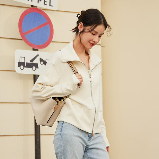 【大牌品质】女士双开拉链轻奢气质开衫外套 秋冬款棉柔保暖亲肤竖条显瘦休闲外套 商品图1