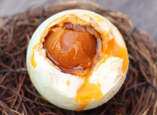 红太阳咸鸭蛋 65g/个 商品图0