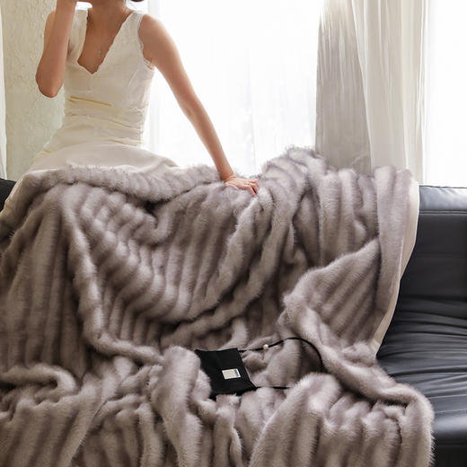 自然醒龙猫貂绒毛毯ins轻奢风环保兔绒毯子可机洗秋冬保暖沙发休闲膝盖盖毯MT 商品图8