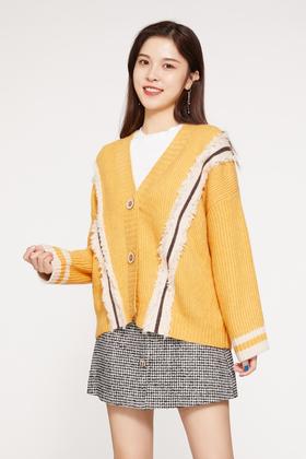 Stay2Weeks 黄色须边拼接V领针织开衫 10147