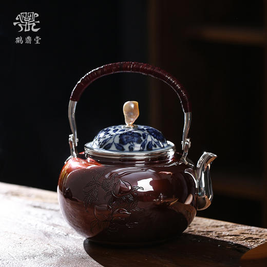 鹤鼎堂银壶于飞系列鱼丽汤沸錾刻天赐遐龄青花瓷盖（铜包银）（缺货） 商品图0